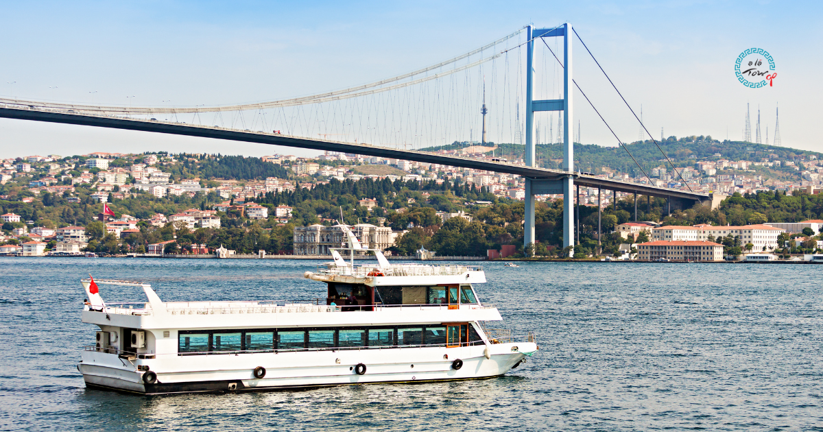 Boğaz'da Vapur mu, Tur Teknesi mi? Dürüst Karşılaştırma