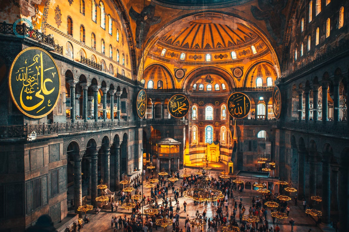 Istanbul Grand Tour: Bosphorus, Bazaars & Beyond